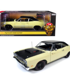 1969/5 Plymouth Road Runner Coupe Sunfire Yellow with Black Top and Hood Looney Tunes Class of 1969 Limited Edition to 1002 pieces Worldwide 1/18 Diecast Model Car by Autoworld AMM1179