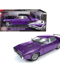 1971 Plymouth Road Runner 440+6 Hardtop In Violet Looney Tunes Muscle Car & Corvette Nationals (MCACN) Limited Edition to 1002 pieces Worldwide 1/18 Diecast Model Car by Autoworld AMM1182