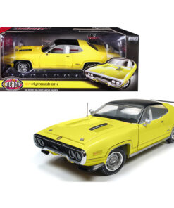 1971 Plymouth GTX Hardtop Lemon Twist with Black Top Muscle Car & Corvette Nationals (MCACN) Limited Edition to 996 pieces Worldwide 1/18 Diecast Model Car by Autoworld AMM1186