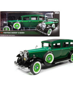 1931 Peerless Master 8 Sedan Dark Green with Light Green Hood 1/18 Diecast Model Car by Autoworld 1/18 Diecast Model Car by Autoworld AW261