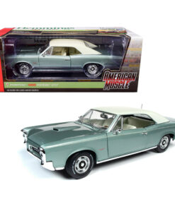 1966 Pontiac GTO Hardtop Palmetto Green Metallic Hemmings Motor News Magazine Cover Car (August 2016) 1/18 Diecast Model Car by Autoworld AMM1192